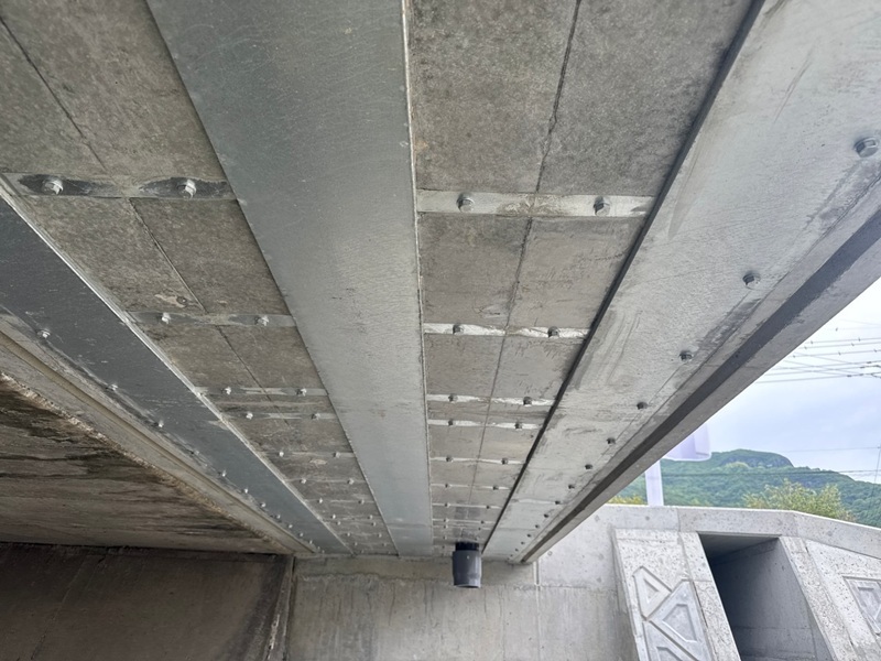 中条橋桁下面