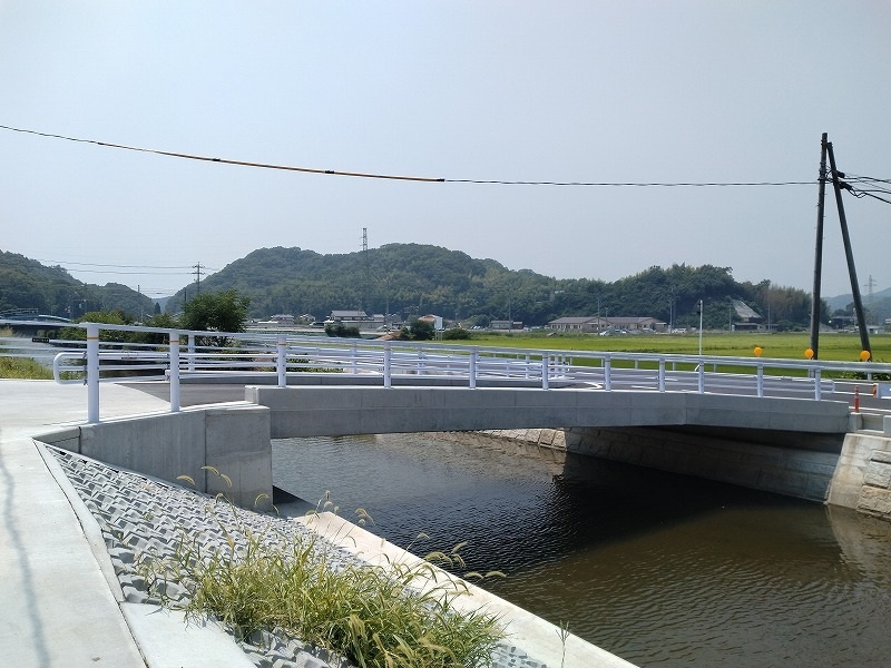 川中新橋完成