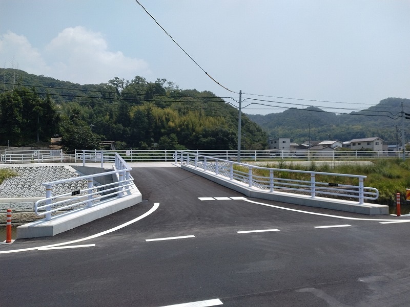 川中新橋完成