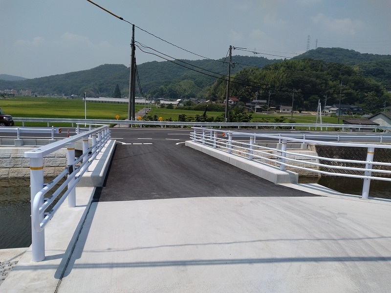 川中新橋完成