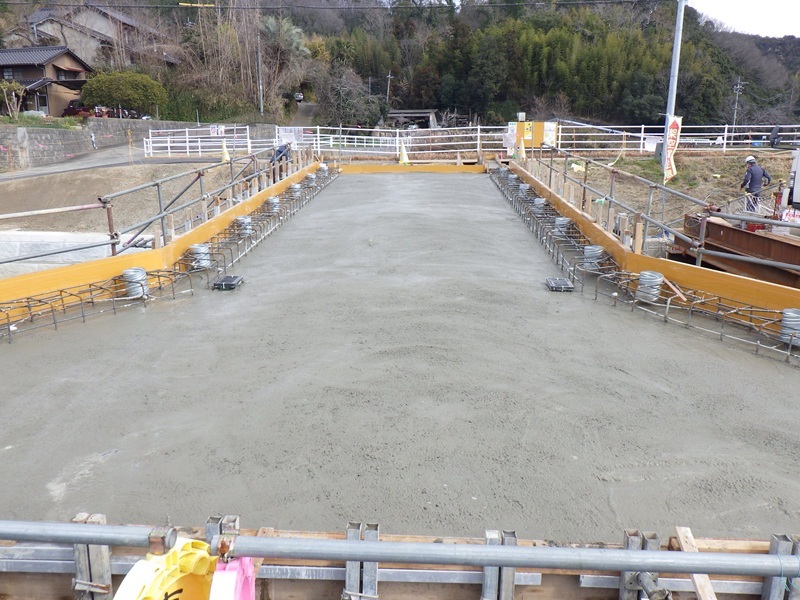川中新橋施工